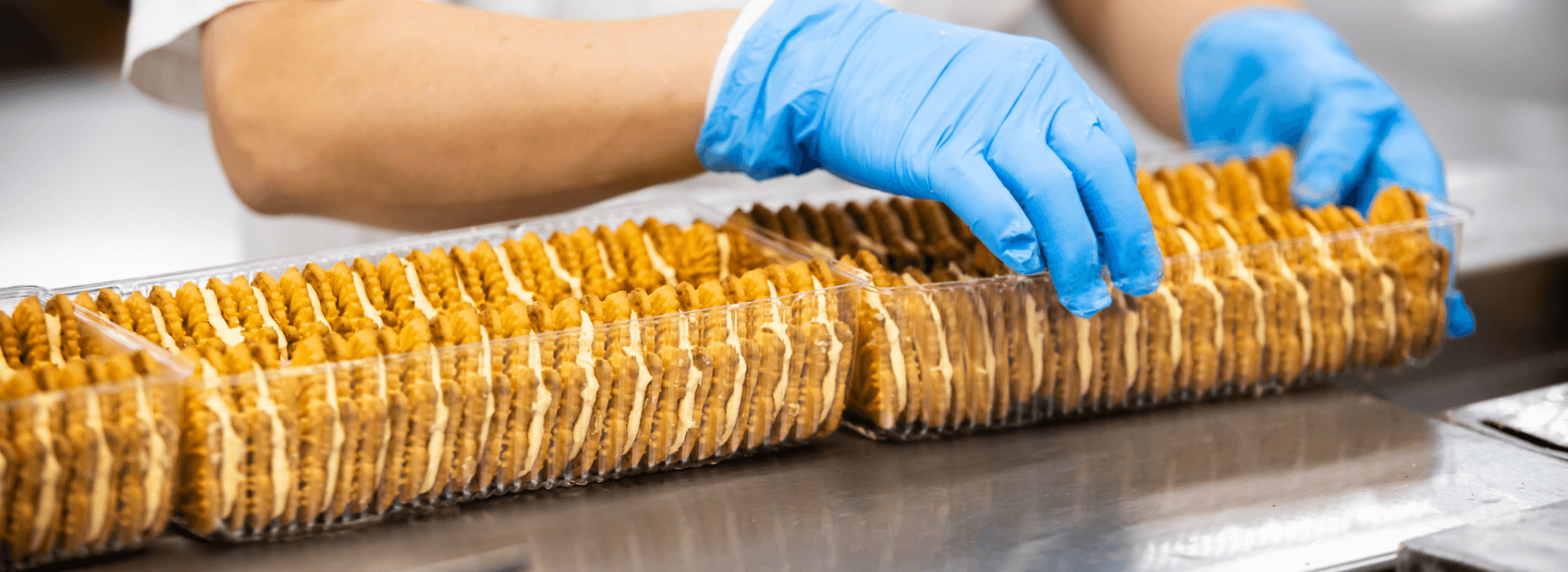 cookie packaging and quality inspection
